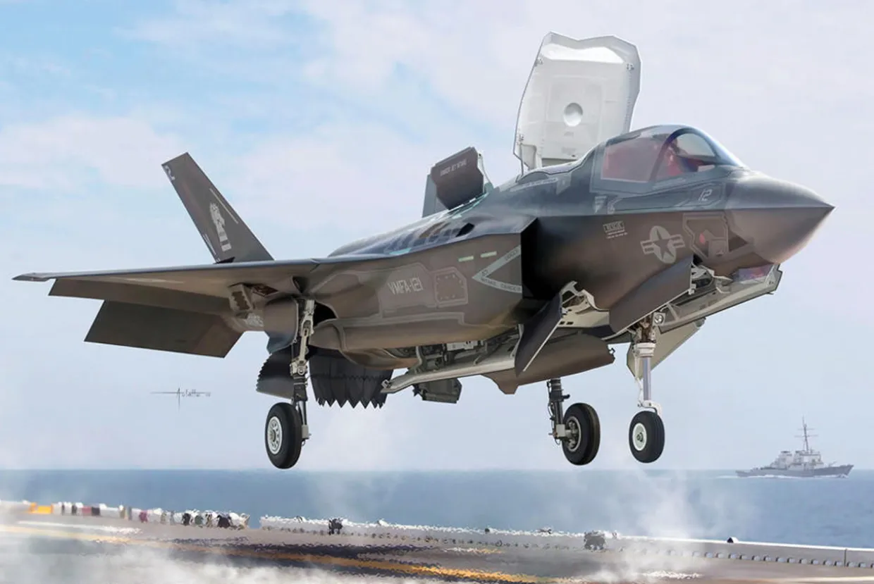 Academy 1/72 Lockheed Martin F-35B Lightning II USMC VMFA-121 Green Knights