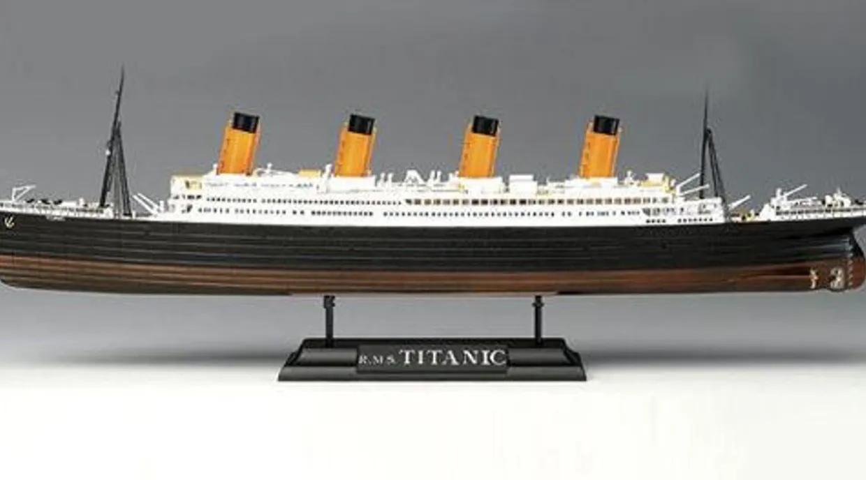 Academy 1/700 RMS Titanic Centenary Edition