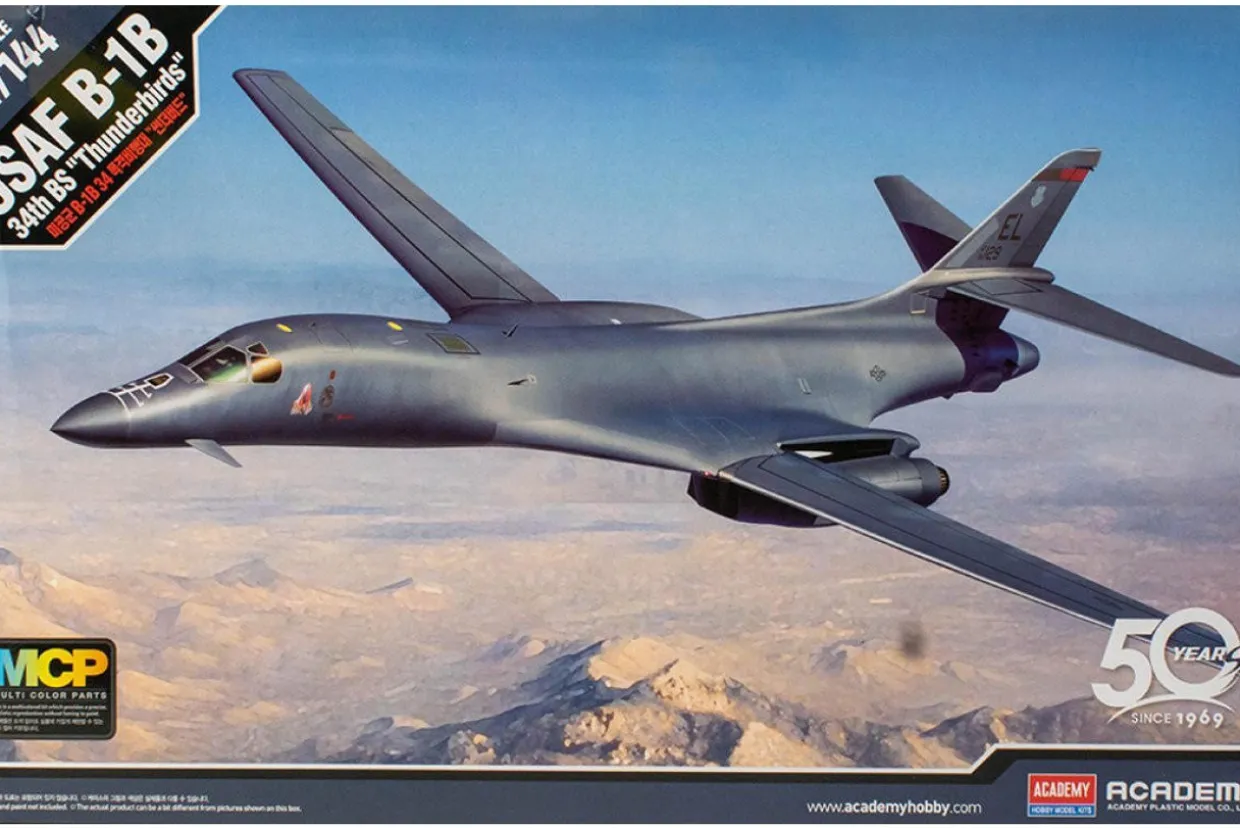 Academy 1/144 Rockwell B-1B Lancer Bomber USAF