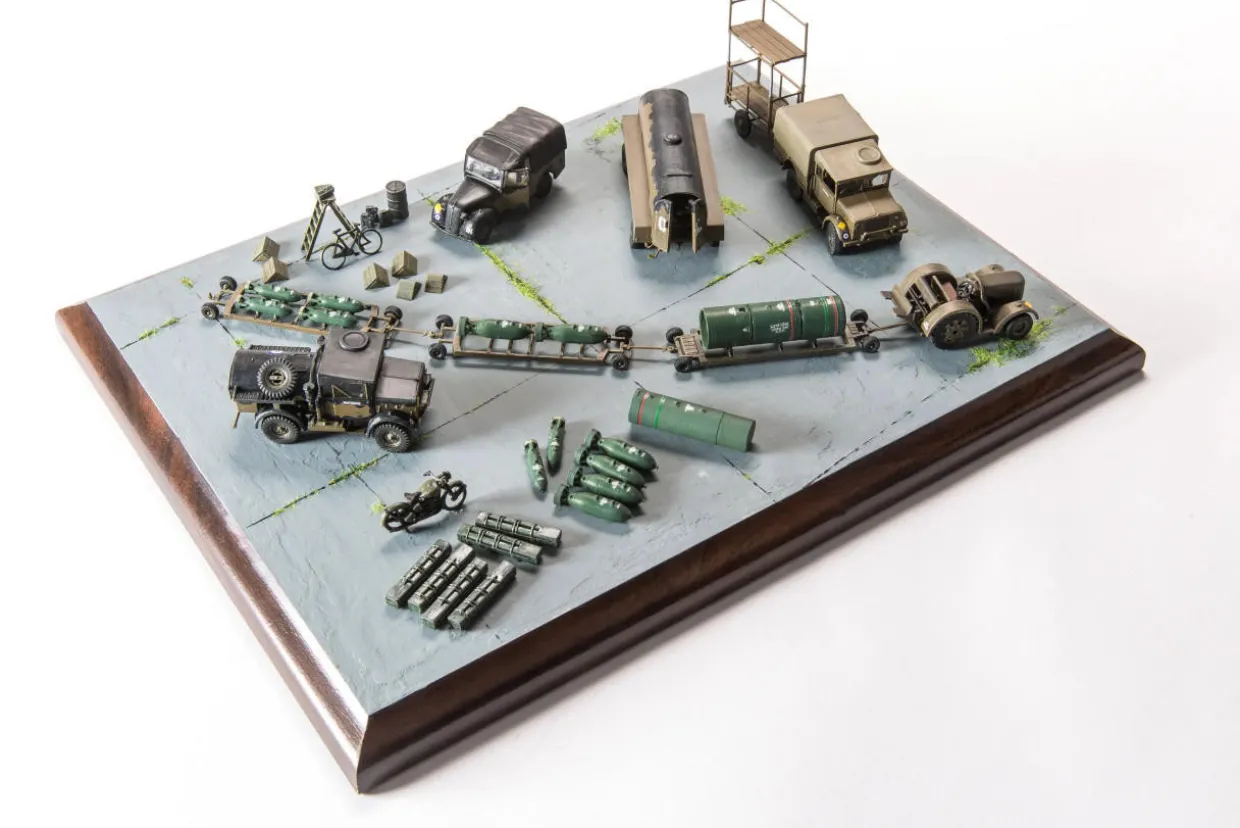 Airfix 1/72 RAF Bomber Re-supply Set