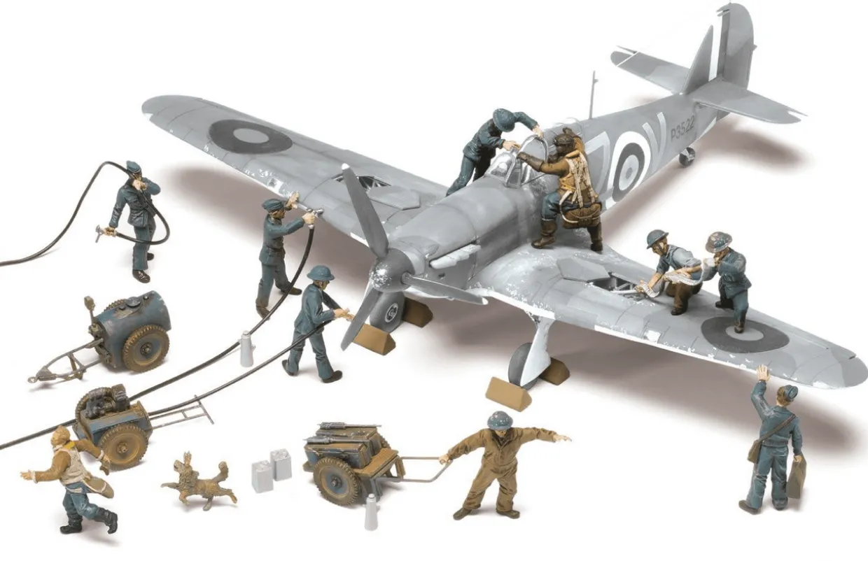 Airfix 1/76 WWII RAF Ground Crew with Equipment