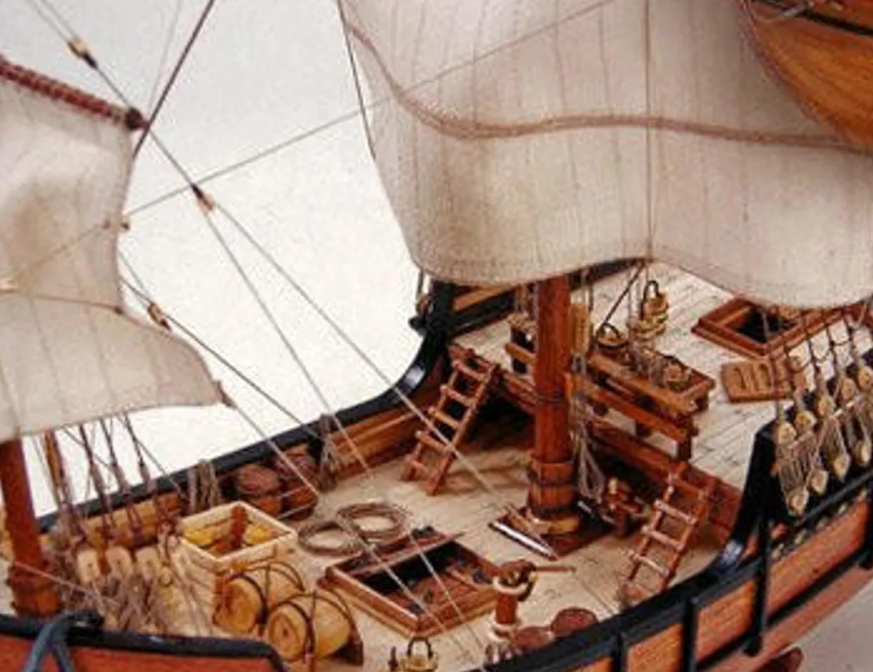 Artesania Latina 1/65 Pinta Wooden Ship Model Kit