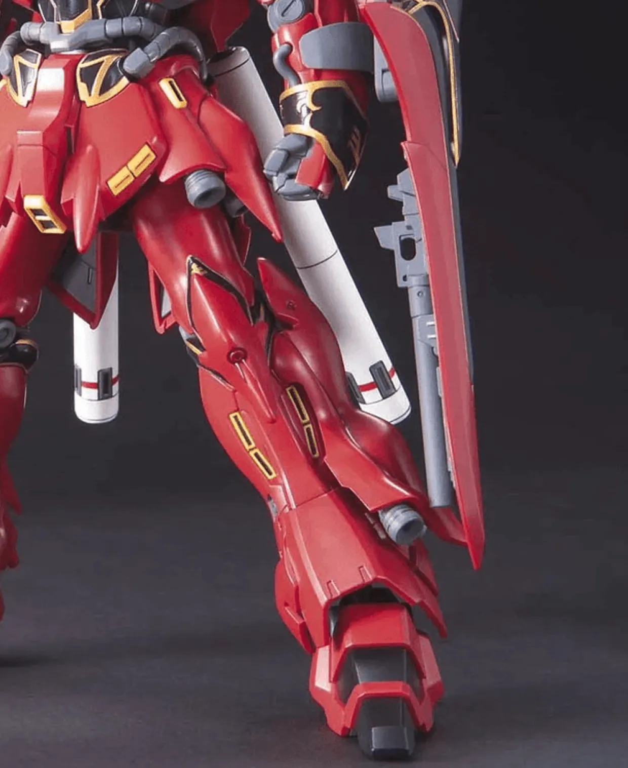 Bandai Gundam High Grade (HG) 1/144 MSN-06S Sinanju