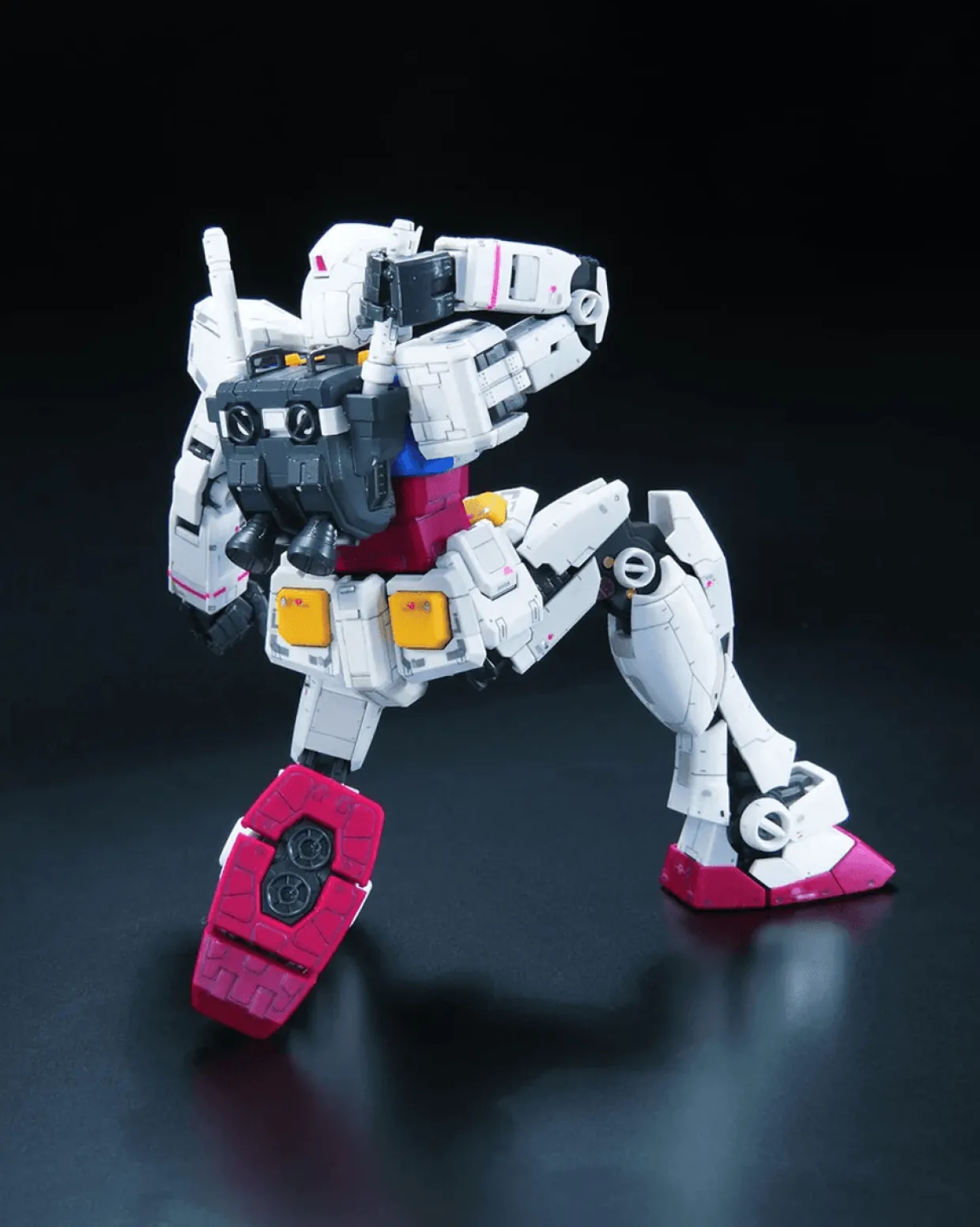 Bandai Gundam Real Grade (RG) 1/144 RX-78-2 Gundam
