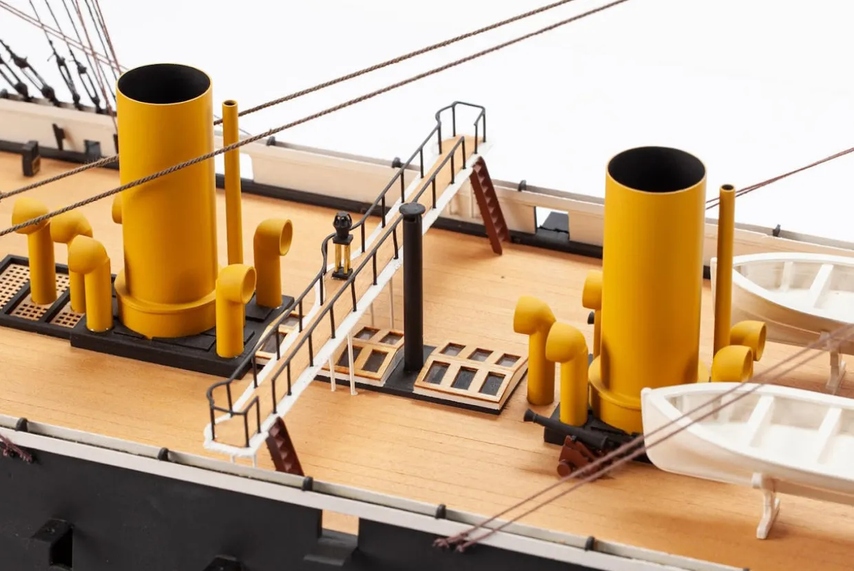 Billings Models 1/100 HMS Warrior Model Ship Kit