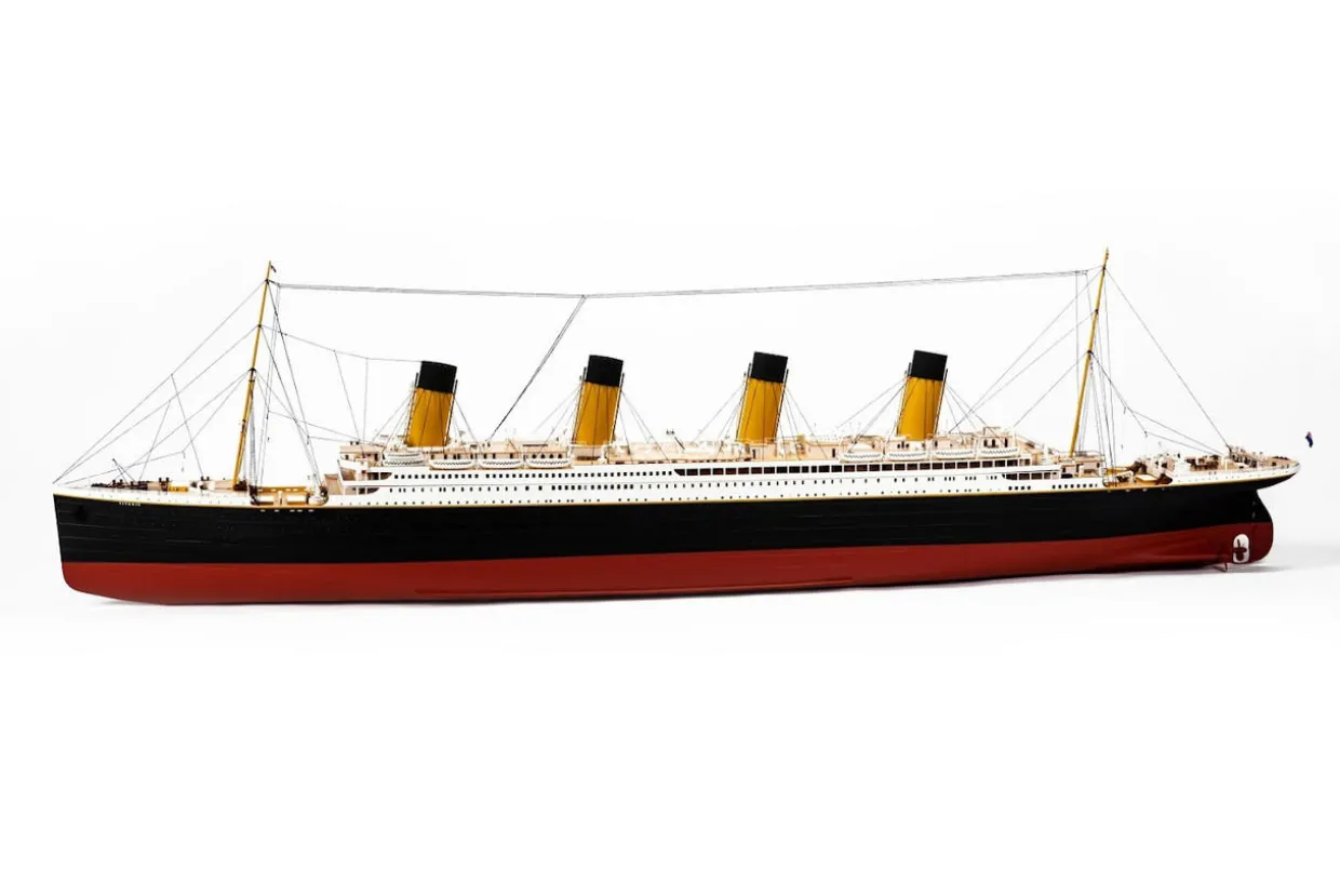 Billings Models 1/144 RMS Titanic Wooden Ship Model
