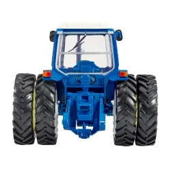 Britains 1/32 Ford 7600 with Dual Rear Wheel Diecast Model