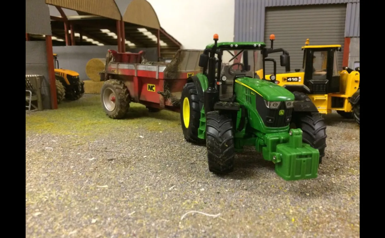 Britains 1/32 John Deere 6195M Tractor