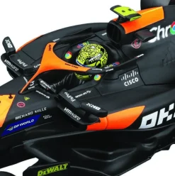 Burago 1/24 F1 McLaren MCL38 2024 With Norris Helmet Figure Diecast Model