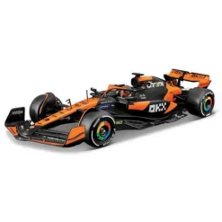 Burago 1/24 F1 McLaren MCL38 2024 With Piastri Helmet Figure Diecast Model