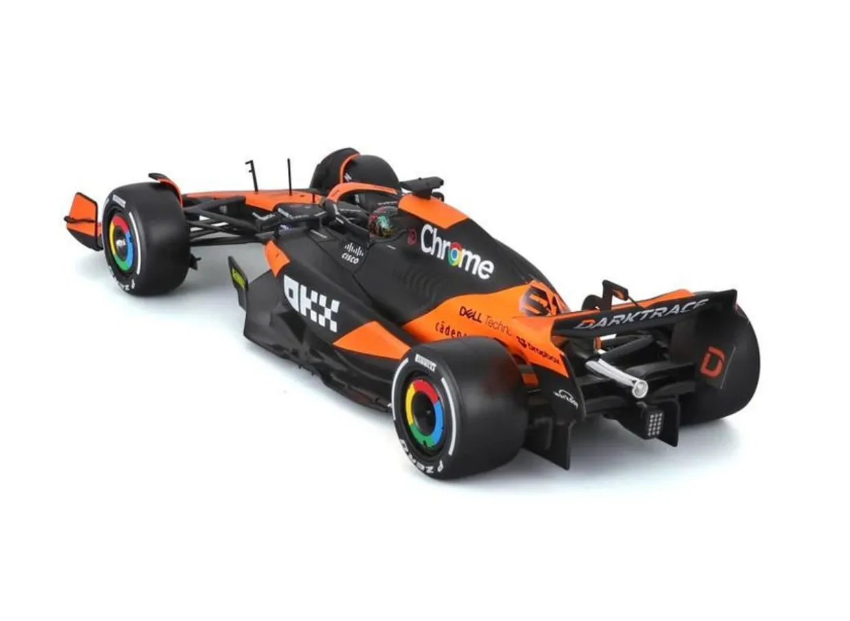 Burago 1/24 F1 McLaren MCL38 2024 Piastri Diecast Model Kit