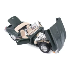 Burago 1/18 Jaguar E Cabriolet 1961 Diecast Model
