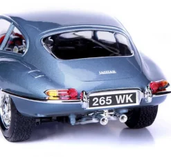 Burago 1/18 Jaguar E Coupe 1961 Diecast Model
