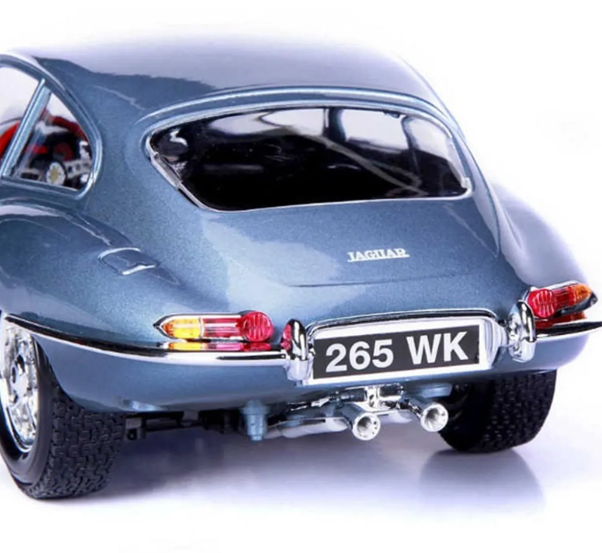 Burago 1/18 Jaguar E Coupe 1961 Diecast Model