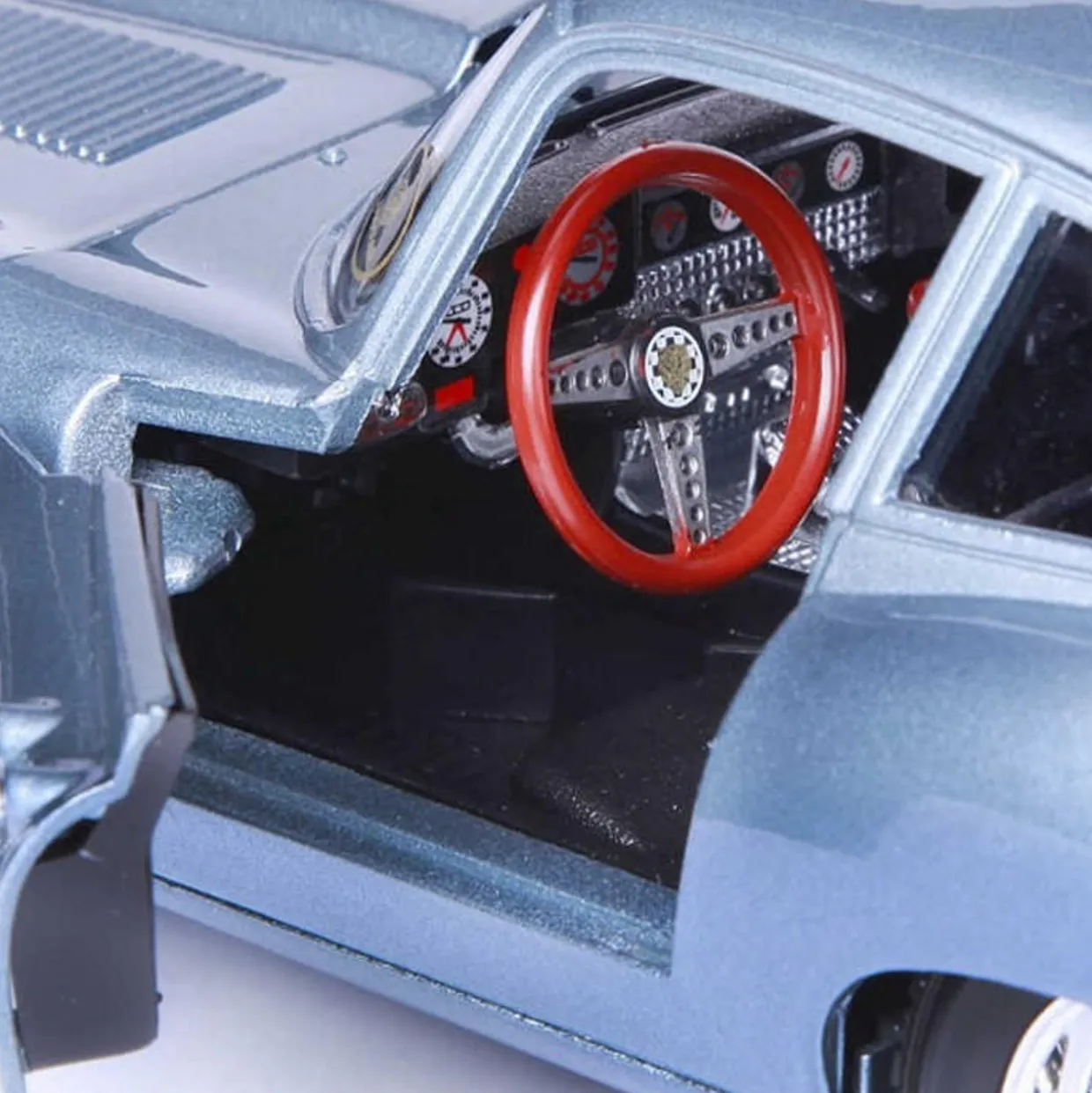 Burago 1/18 Jaguar E Coupe 1961 Diecast Model