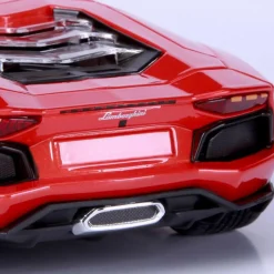 Burago 1/18 Lamborghini Aventador LP 700 4 Diecast Model