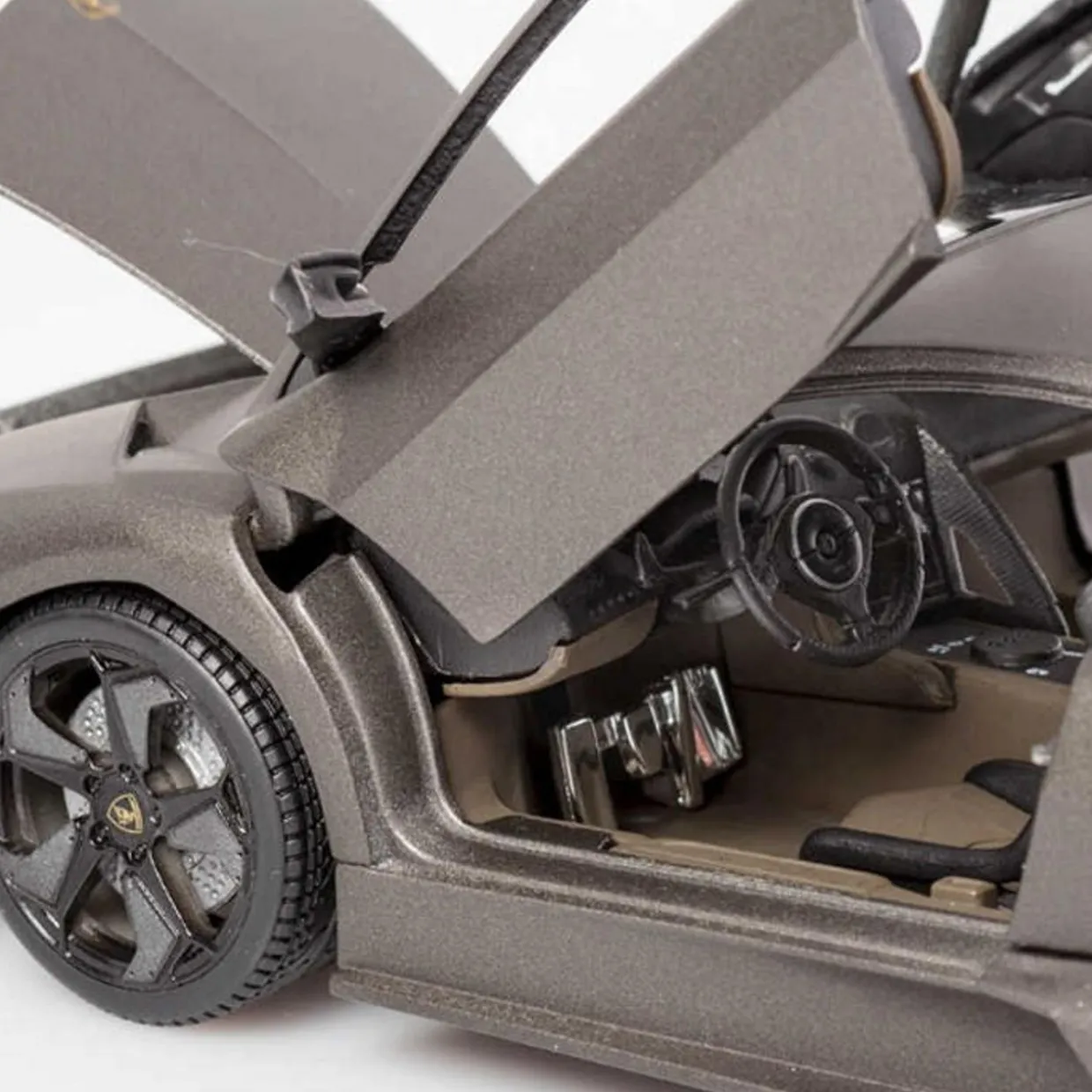 Burago 1/18 Lamborghini Reventon Diecast Model