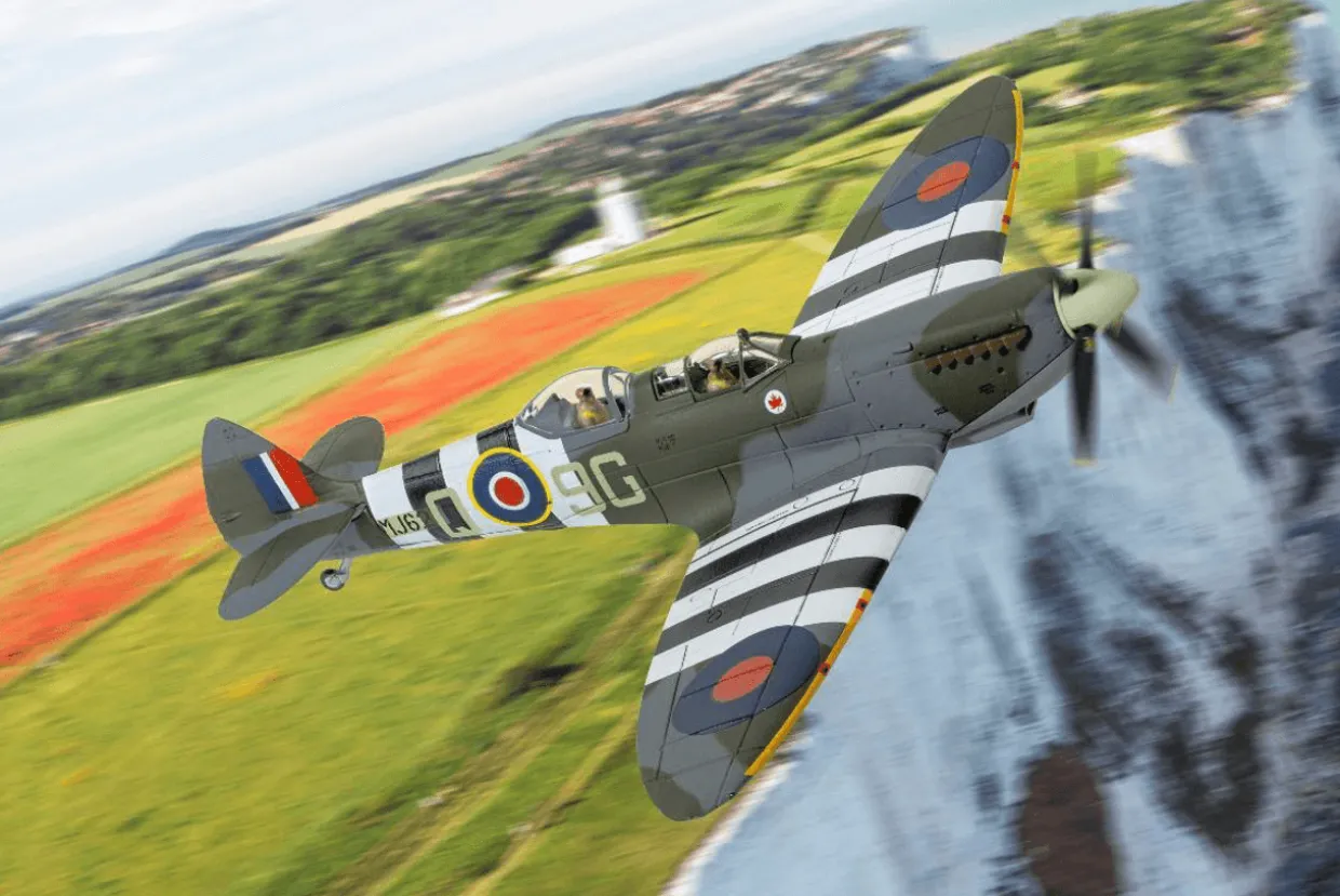 Corgi 1/72 Supermarine Spitfire T9 MJ627/9G-Q (G-BMSB)