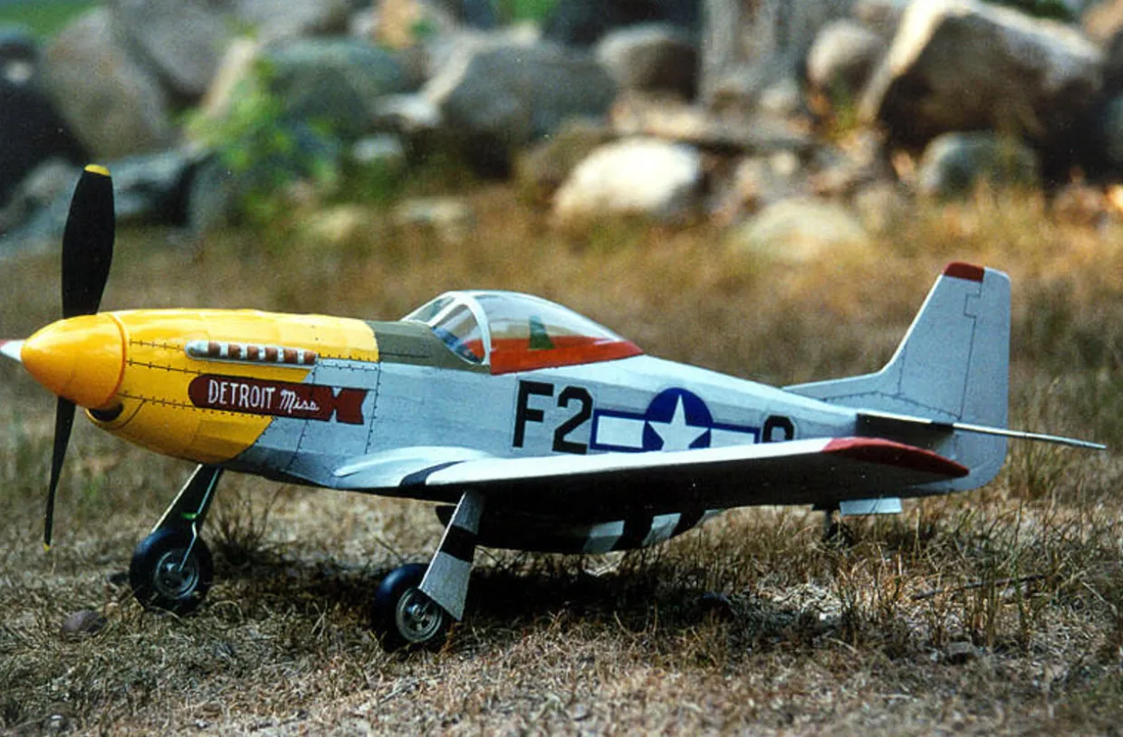 Guillow 1/16 P-51 Mustang Balsa Model Kit