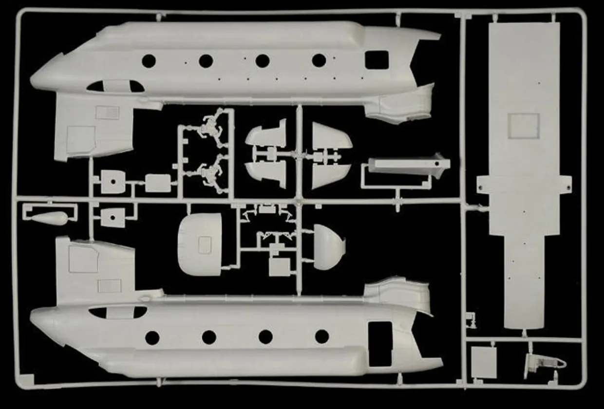 Italeri 1/48 Boeing HC.2 CH-47F Chinook