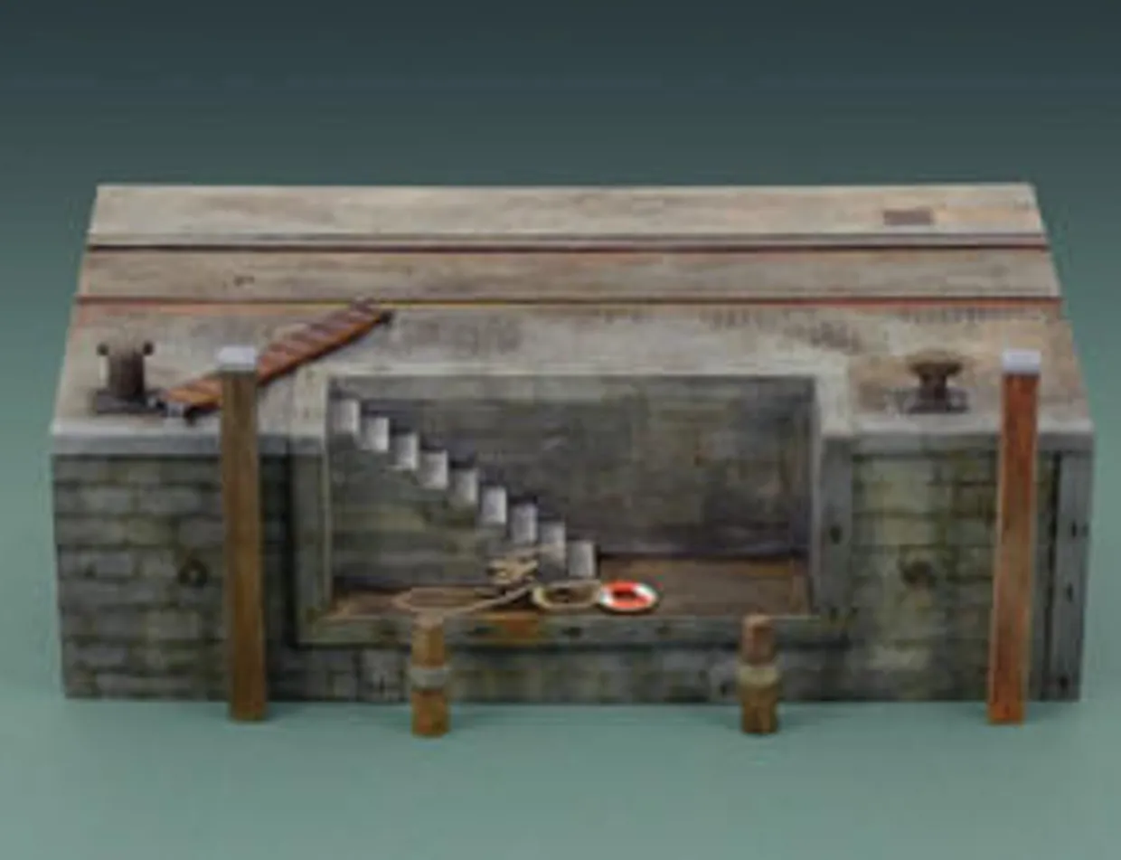 Italeri 1/35 Dock with Stairs