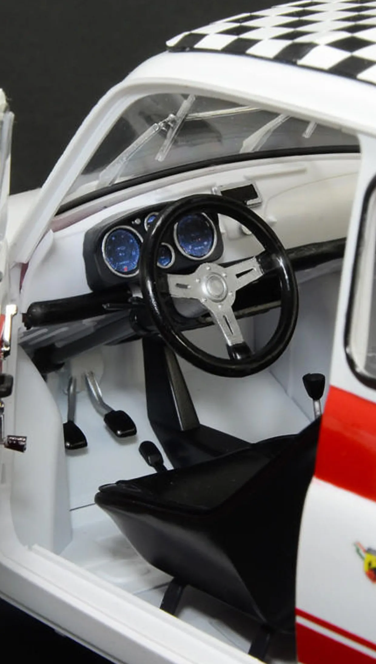 Italeri 1/12 Fiat Abarth 695 SS