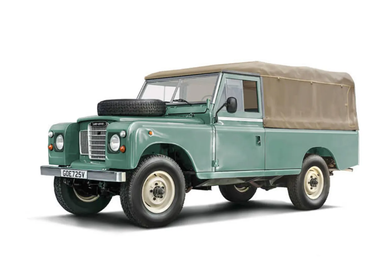 Italeri 1/24 Land Rover 109 LWB