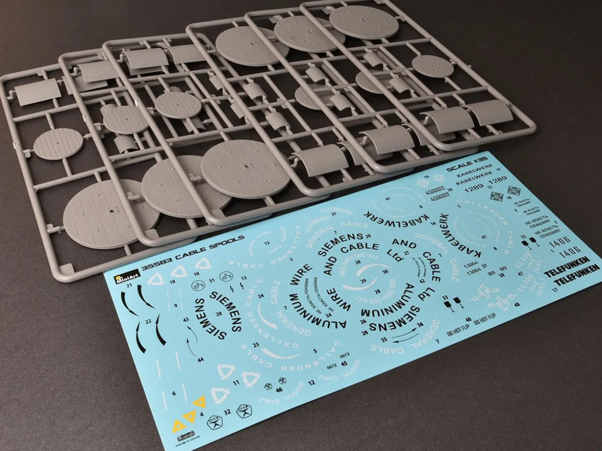 MiniArt 1/35 Cable Spools Model Kit