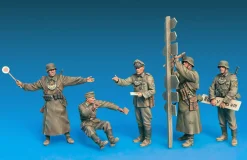 MiniArt 1/35 German Feldgendarmerie Special Edition