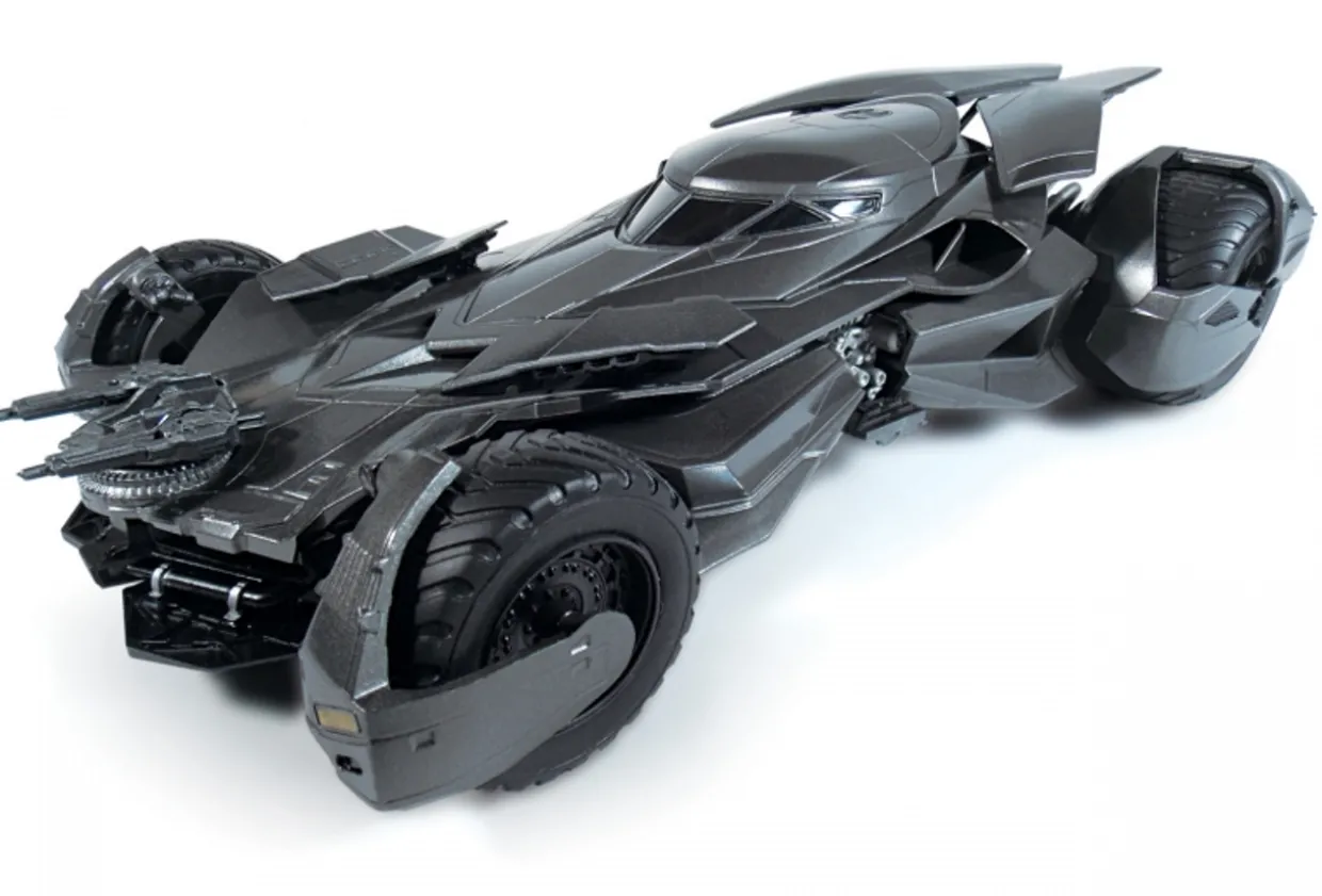 Moebius Models 1/25 Batman vs Superman Batmobile