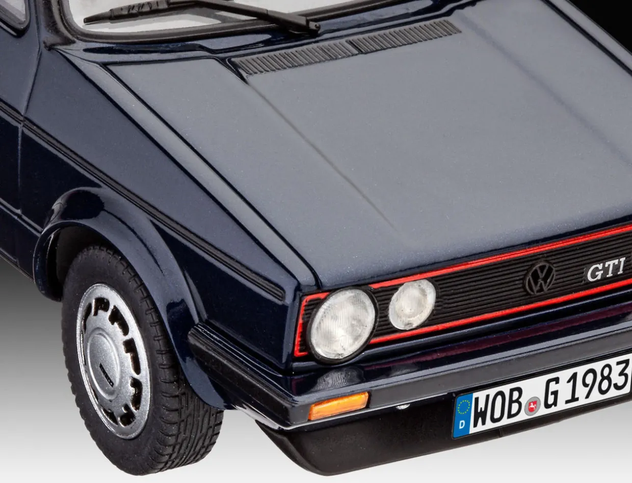 Revell 1/24 35 Years of Volkswagen Golf GTi Pirelli Gift Set