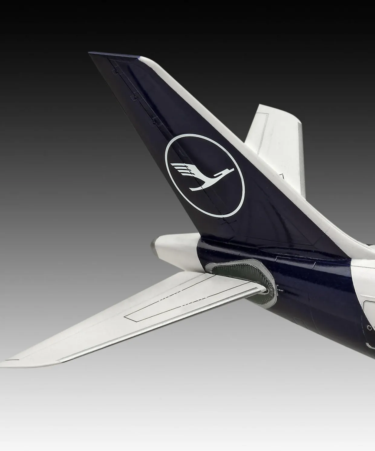 Revell 1/144 Airbus A330-300 Lufthansa New Livery Model Kit