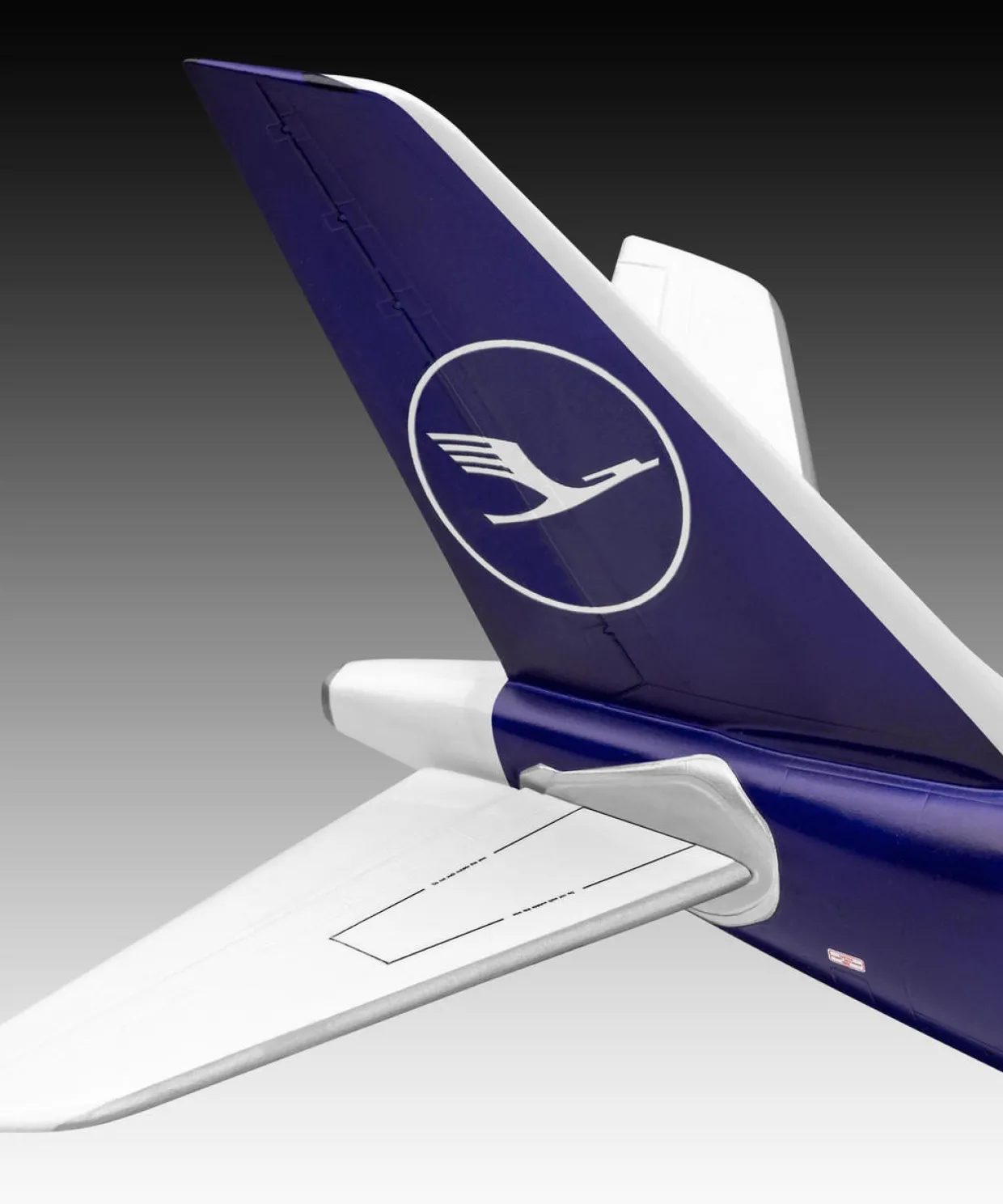Revell 1/144 Airbus A340-300 Lufthansa New Livery