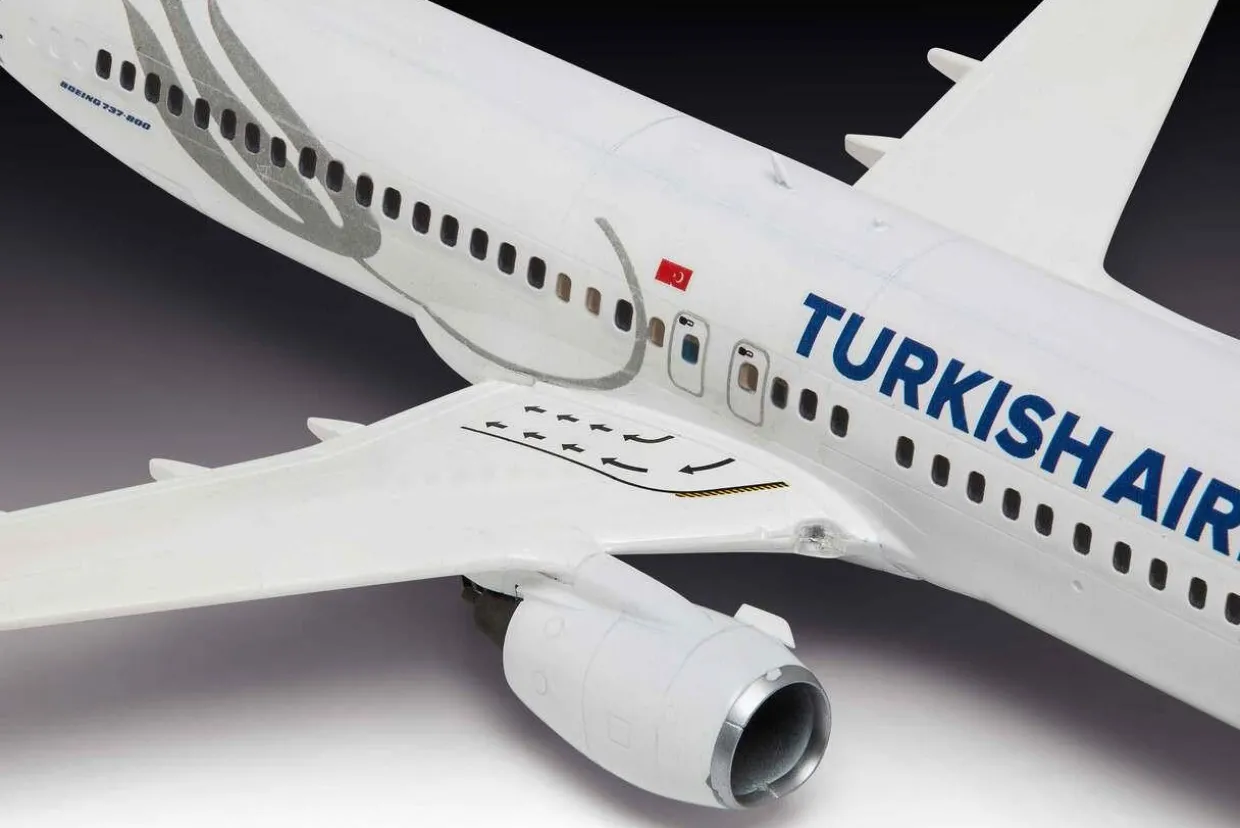 Revell 1/144 Boeing 737-800 Turkish Airlines