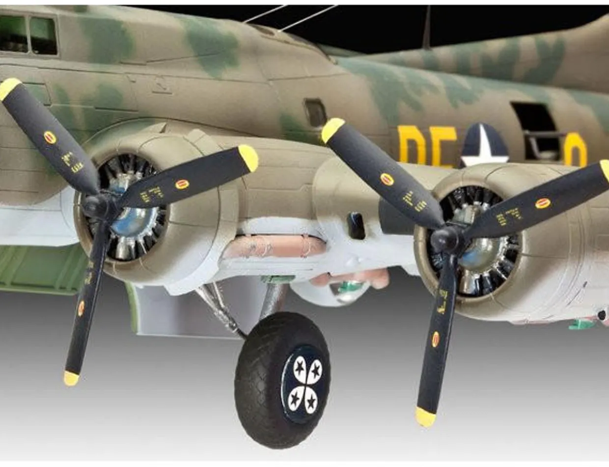 Revell 1/72 Boeing B-17F Flying Fortress Memphis Belle Model