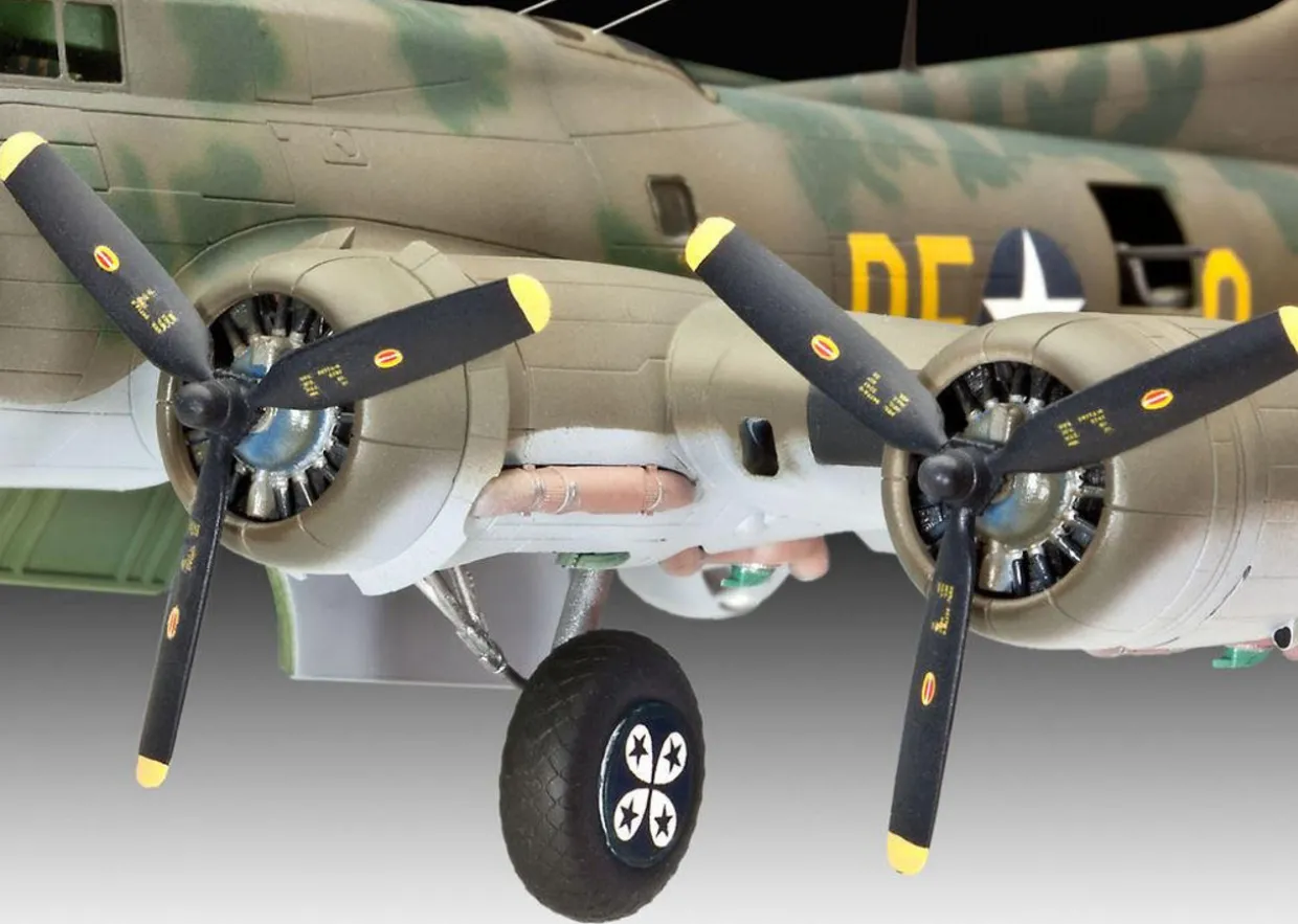 Revell 1/72 Boeing B-17F Flying Fortress Memphis Belle Model