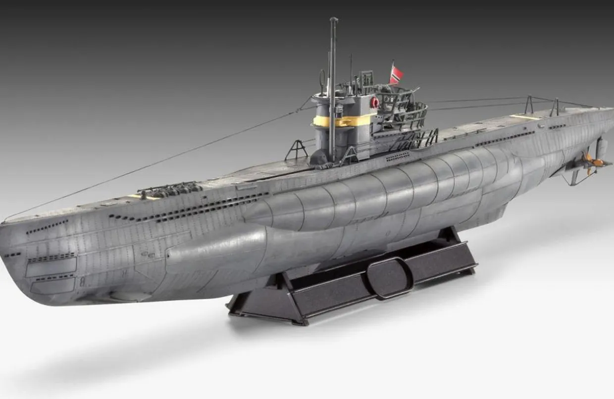 Revell 1/144 German Submarine Type VIIC/41 Atlantic