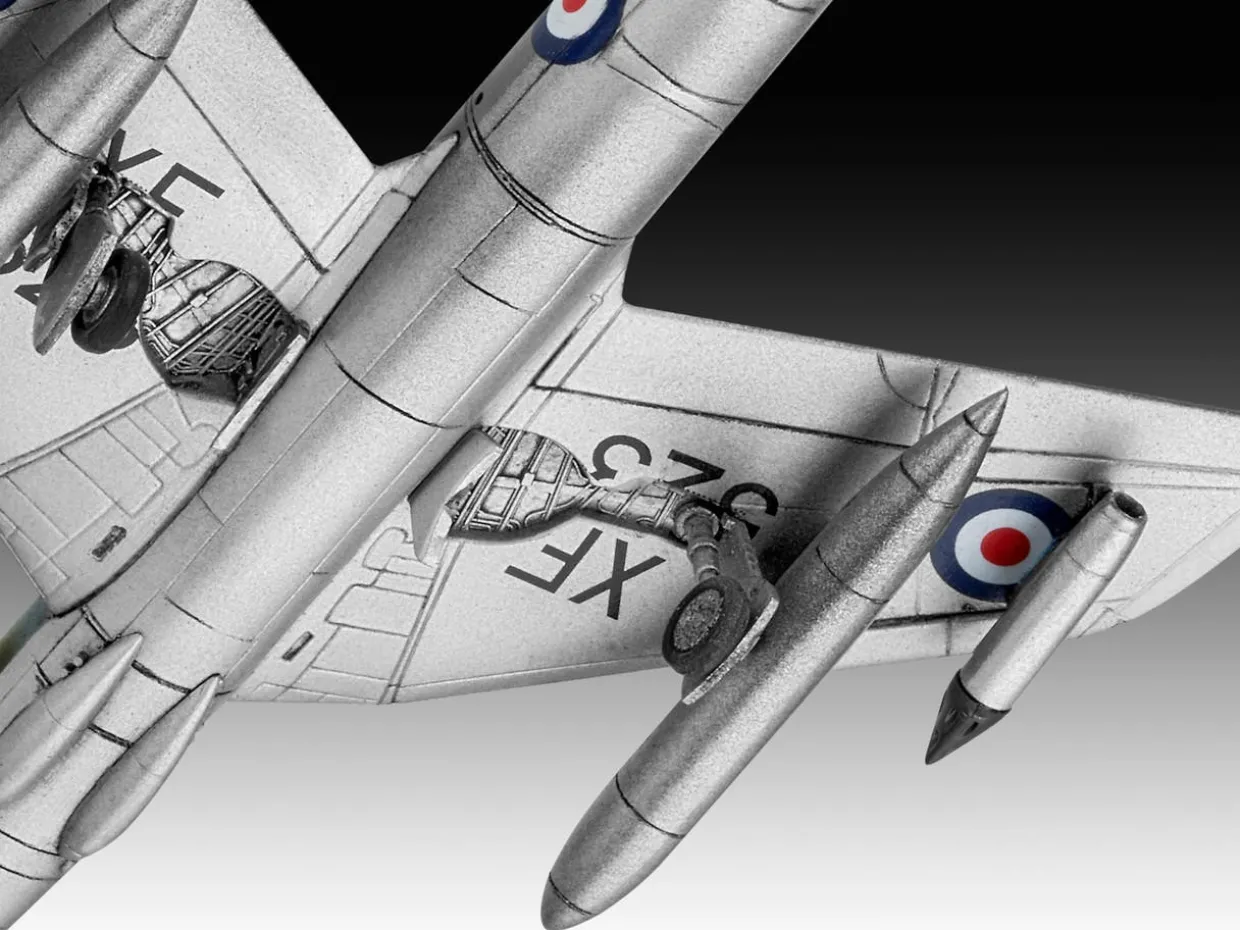 Revell 1/144 Hawker Hunter FGR.9 Starter Set