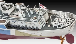Revell 1/144 HMCS Snowberry Flower Class Corvette