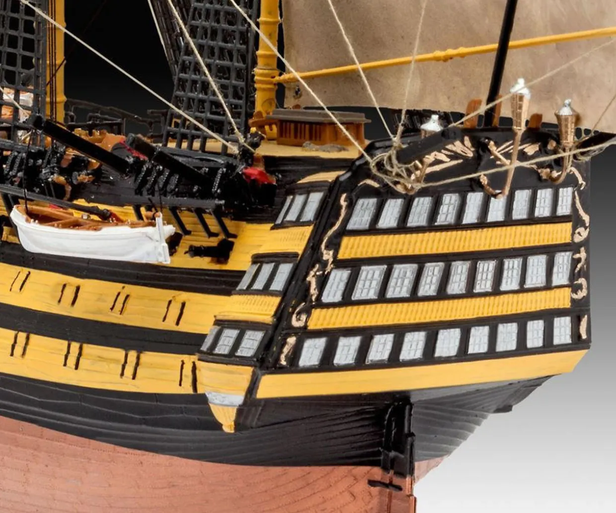 Revell 1/225 HMS Victory Battle of Trafalgar Gift Set