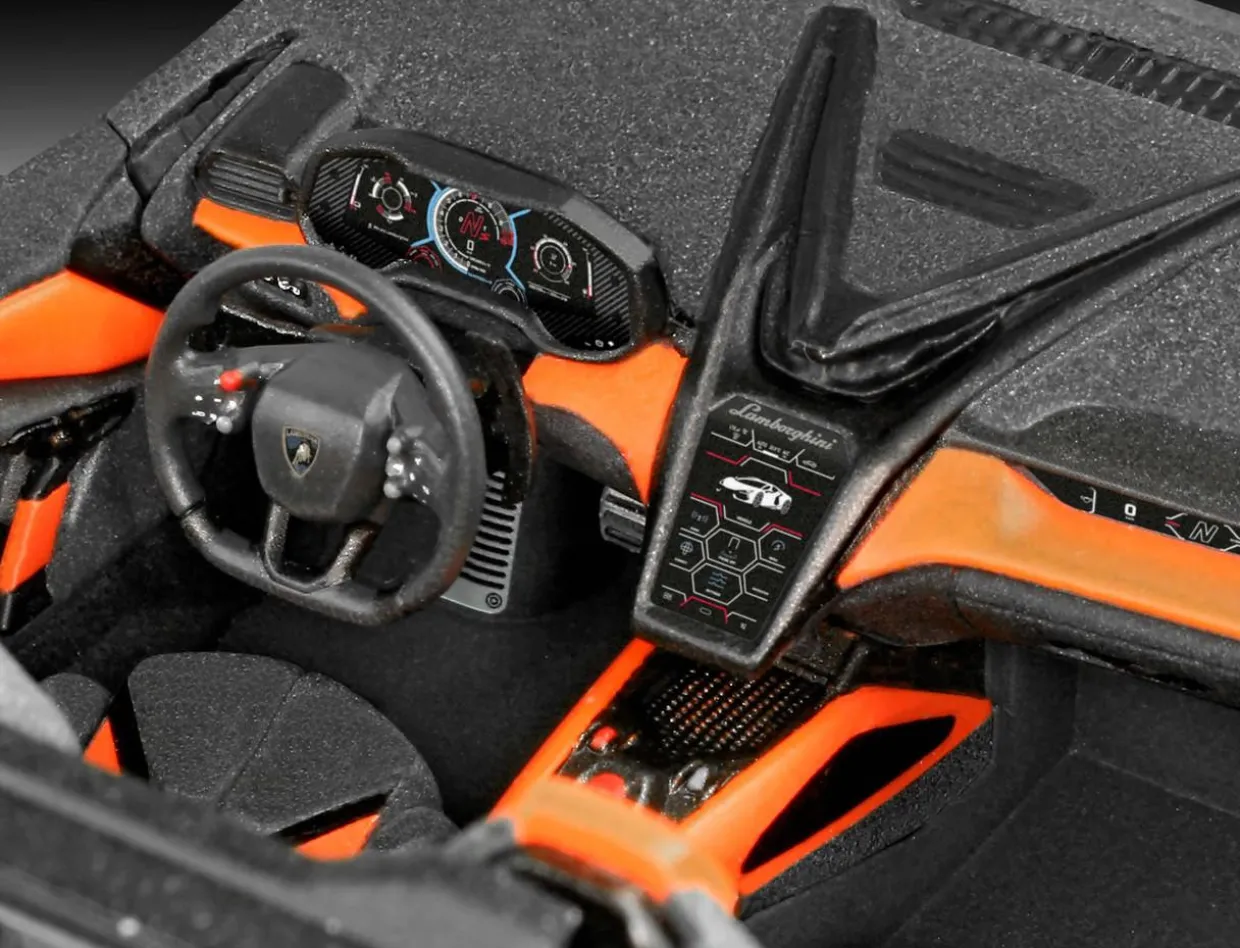 Revell 1/24 Lamborghini Revuelto