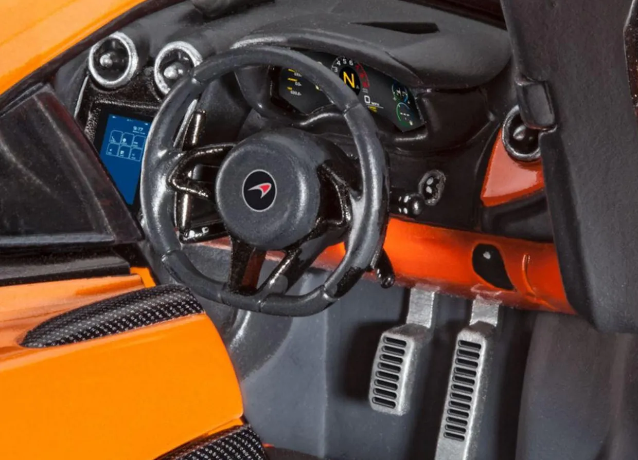 Revell 1/24 McLaren 570S Starter Set