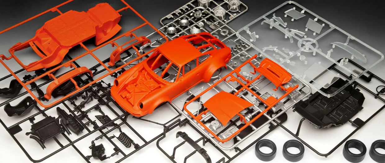 Revell 1/24 Porsche 934 RSR Jagermeister