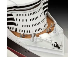 Revell 1/700 Queen Mary 2