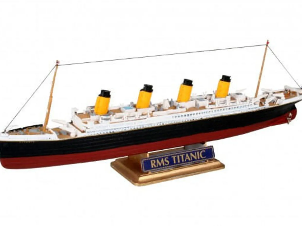Revell 1/1200 RMS Titanic