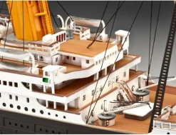 Revell 1/400 RMS Titanic 100 Year Anniversary Gift Set