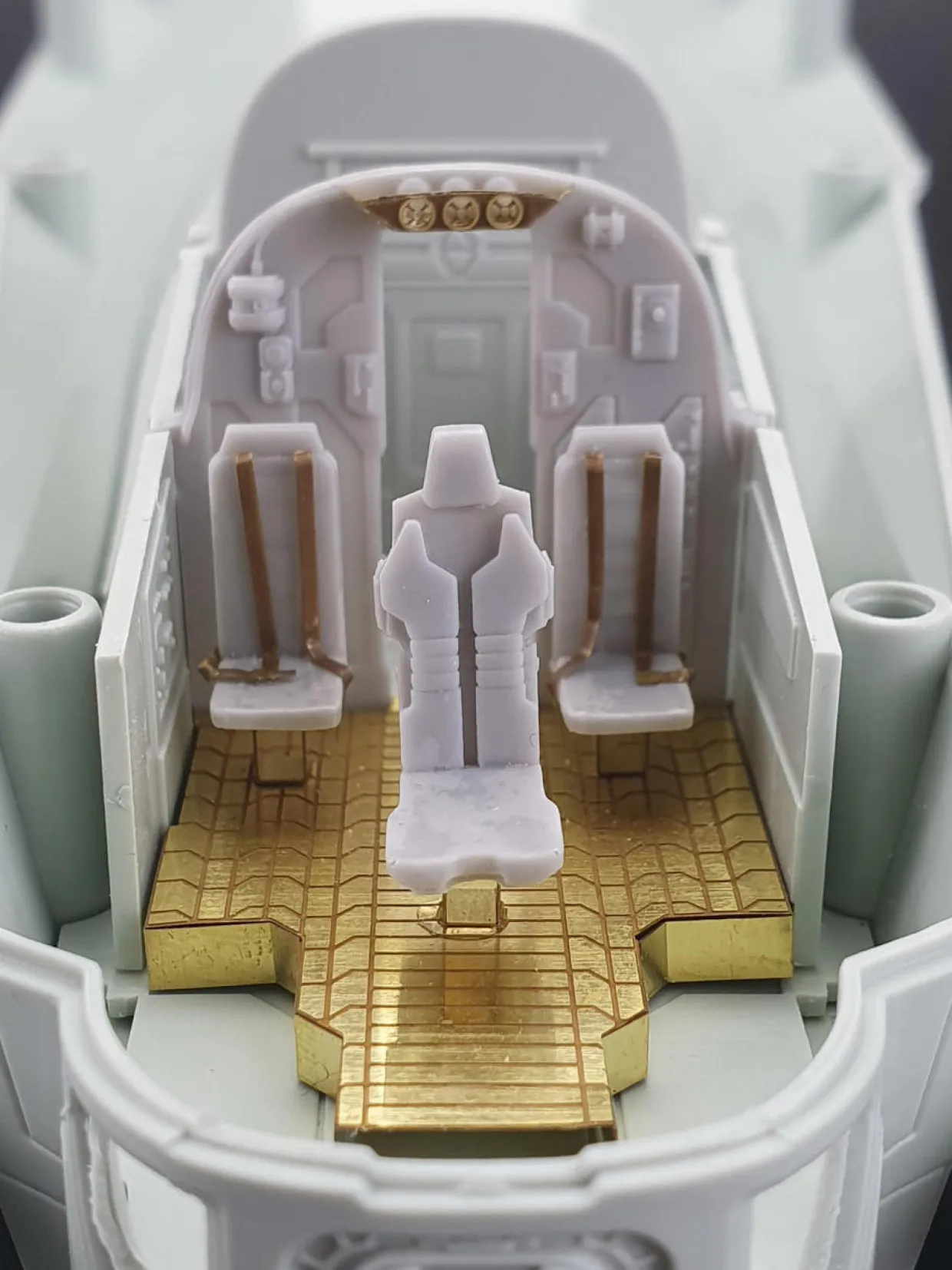 Revell 1/72 Star Wars The Mandalorian Razor Crest Platinum Edition