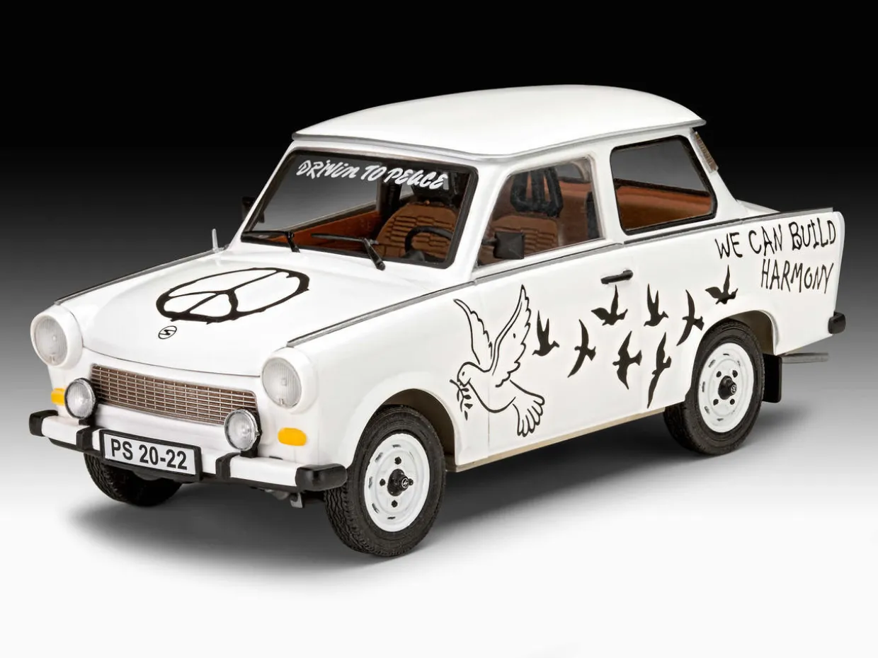Revell 1/24 Trabant 601S "Builder's Choice"