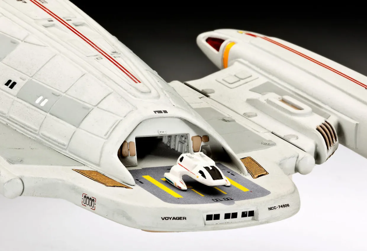 Revell 1/670 USS Voyager NCC-74656
