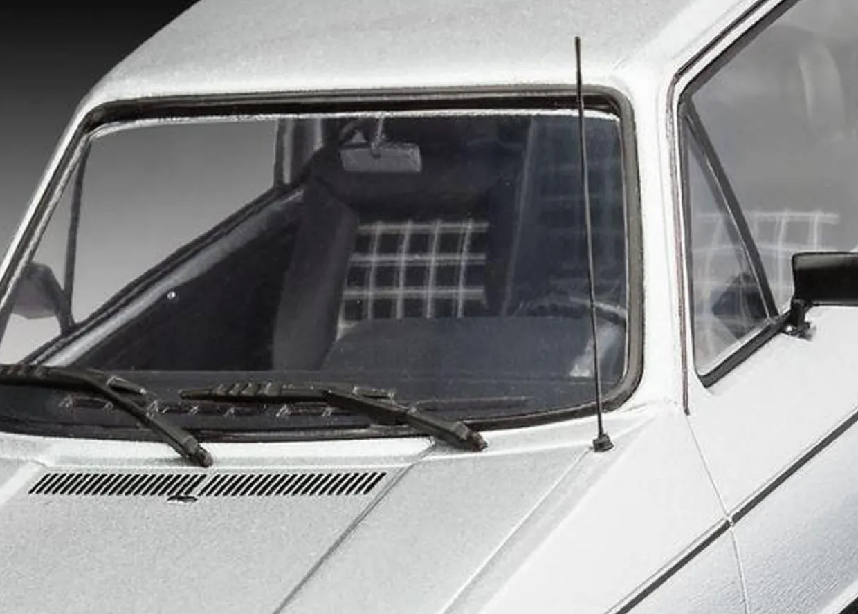 Revell 1/24 Volkswagen Golf GTI Mk.1 Starter Set